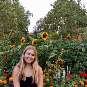 Meet your Posher, Daniella